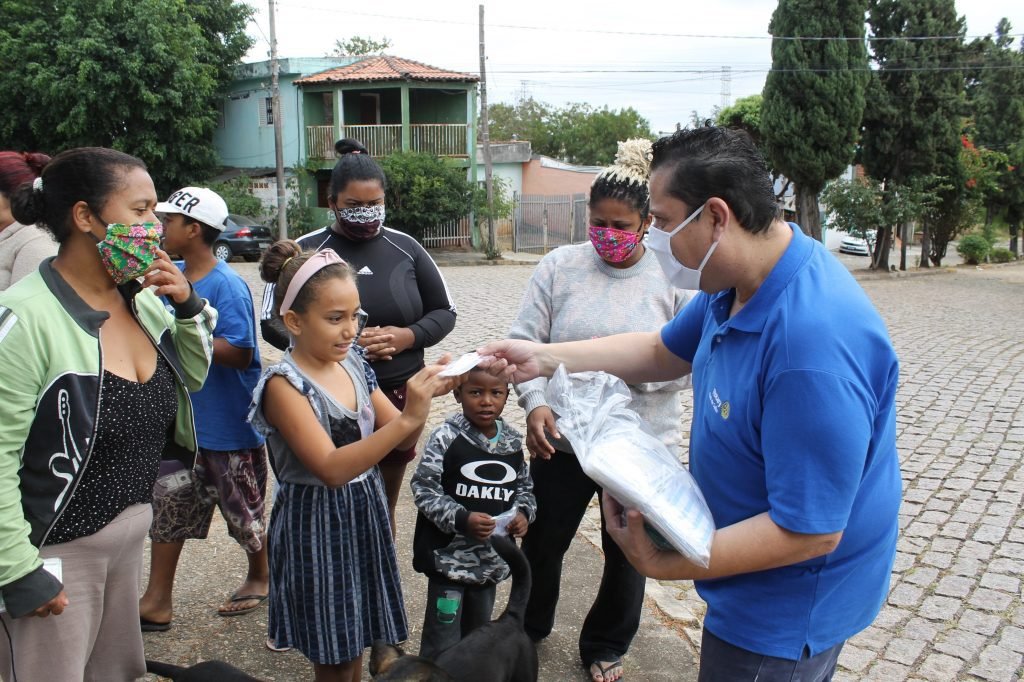 &#8220;Máscaras para todos&#8221; já distribuiu 6 mil itens