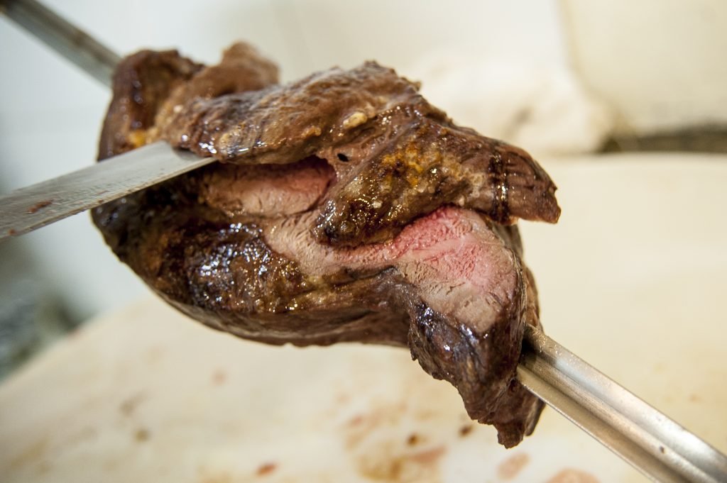 Carne e leite registram queda nos supermercados