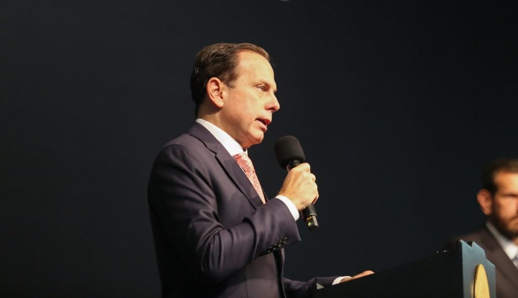 Governador prorroga isolamento social em todo o Estado