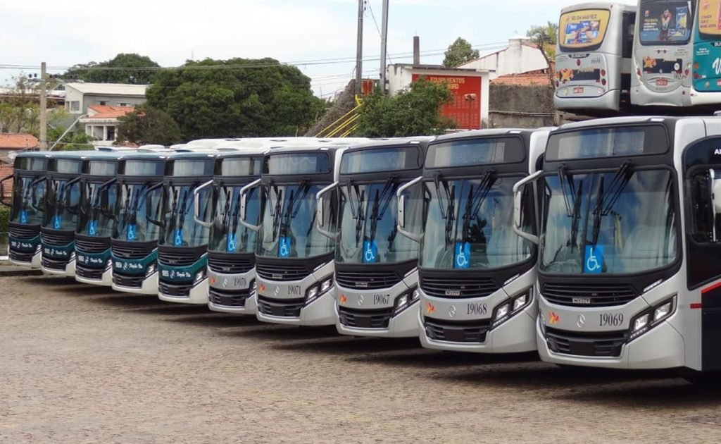 “Pediram para eu ficar seis meses sem salário”, diz motorista de ônibus