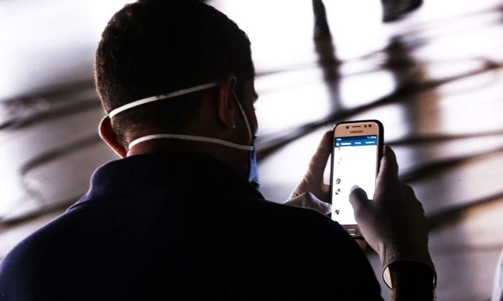 Prefeito, através de decreto, pede que população use máscaras