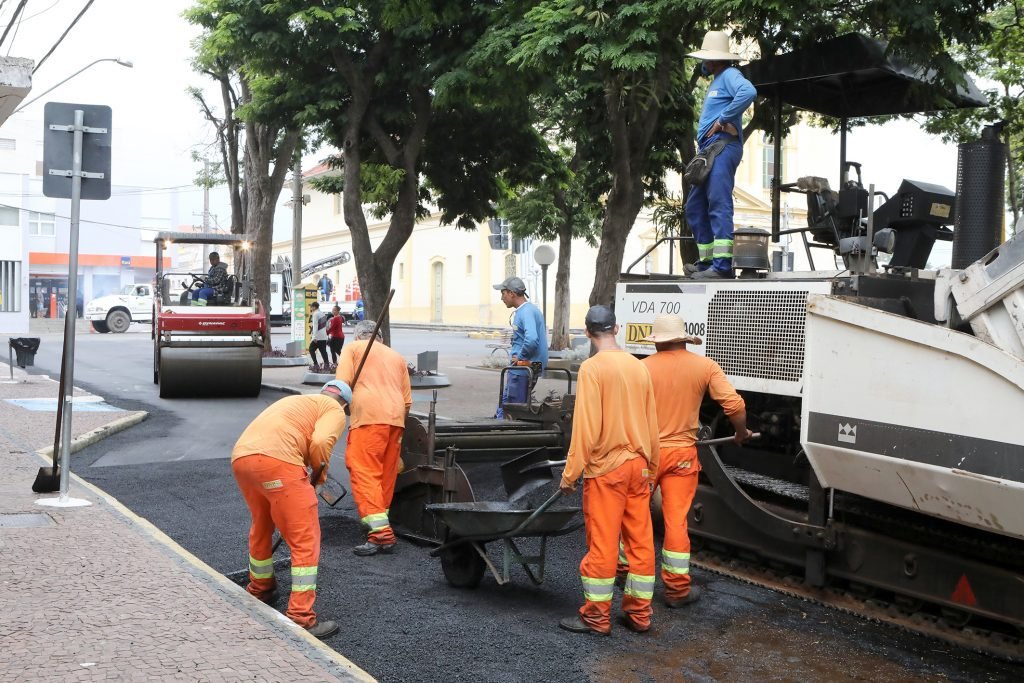 Ruas centrais de Itu estão sendo recapeadas