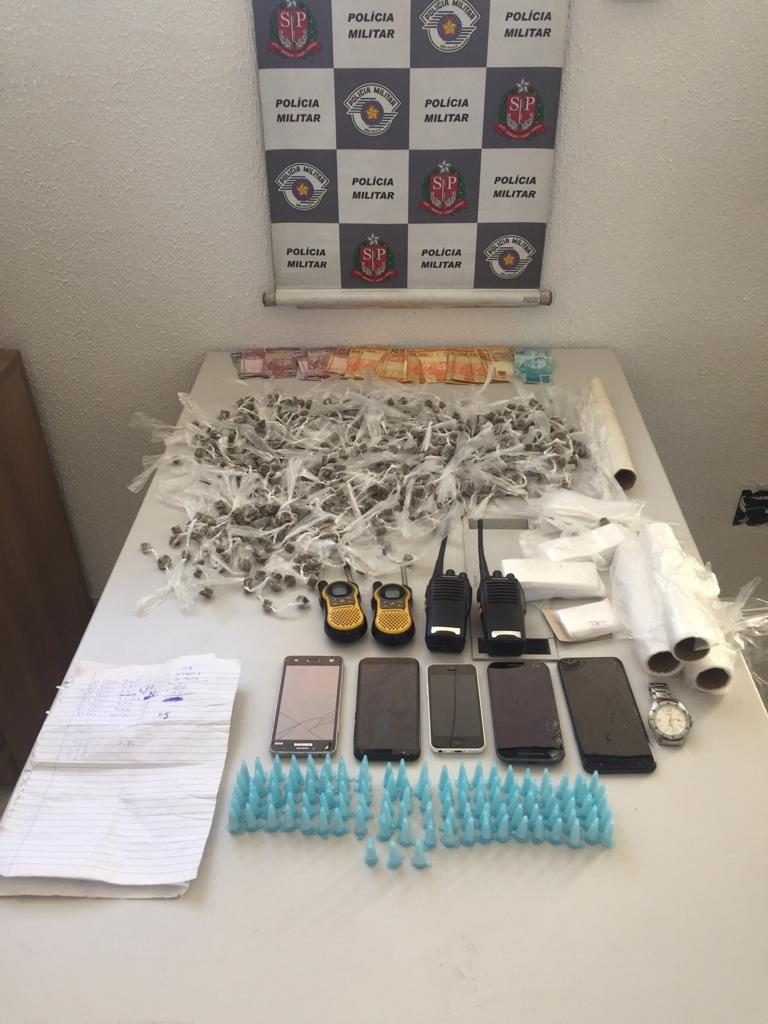 PM apreende adolescentes por tráfico de drogas