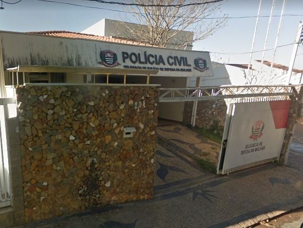 Rapaz que assassinou a namorada se entrega à polícia