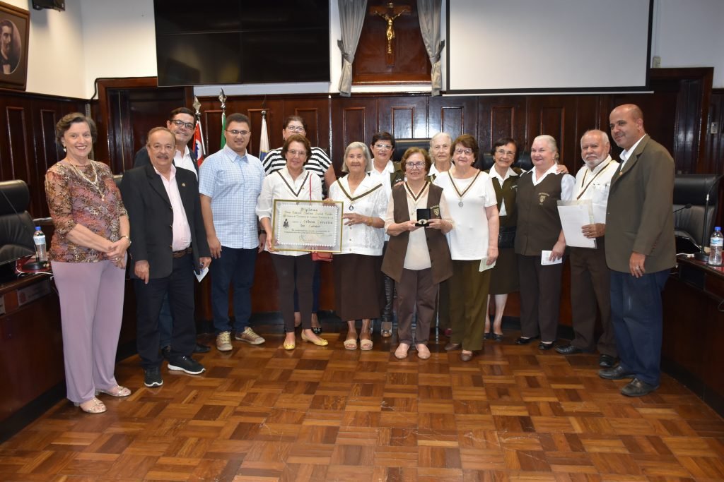 Ordem Terceira do Carmo recebe Diploma e Medalha Dom Gabriel