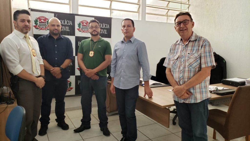 Vereadores se reúnem com novos delegados de Salto