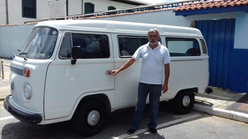 Solidariedade: Músico consegue comprar nova Kombi