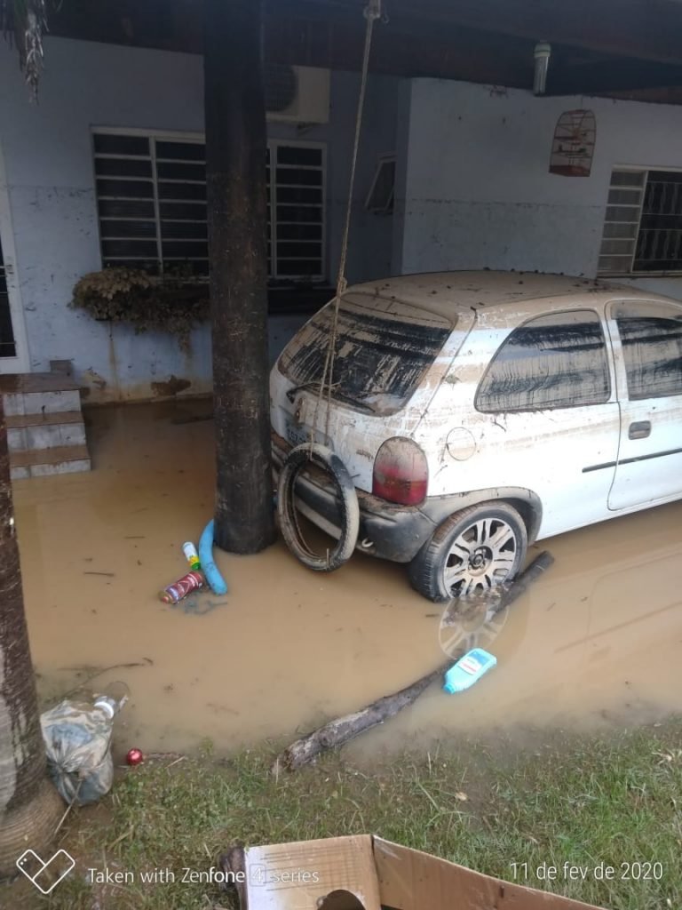 Após fortes chuvas, Itu e Salto têm cenas de destruição