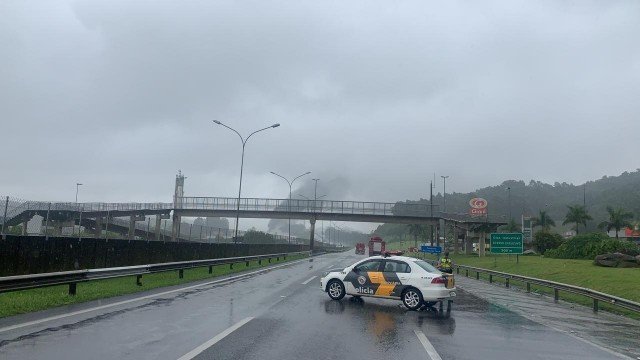 CCR ViaOeste  informa bloqueio da Rod. Castello Branco em ambos os sentidos