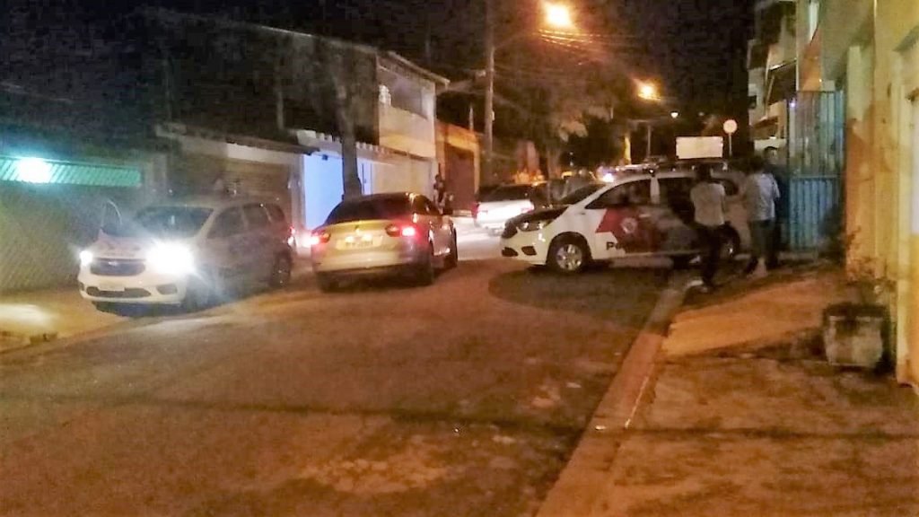 Durante roubo, homem é baleado no São Jorge