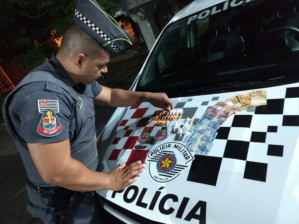 Polícia Militar prende homem que comprava drogas junto com filho de três anos