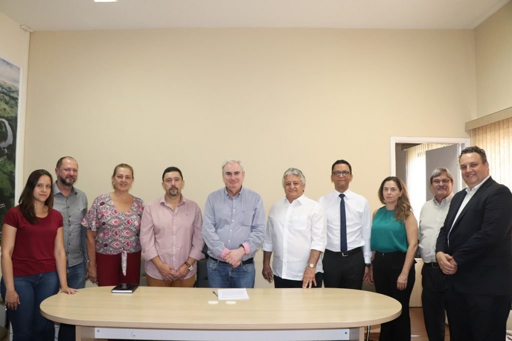 Prefeitura assina contrato definitivo para gestão do Hospital Municipal