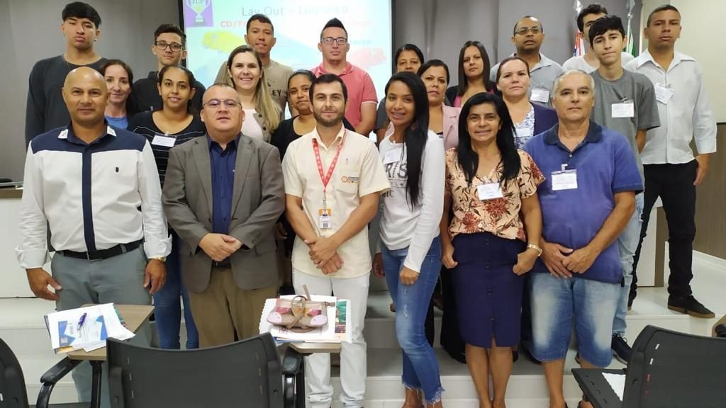 Secom conclui curso de logística em supermercado