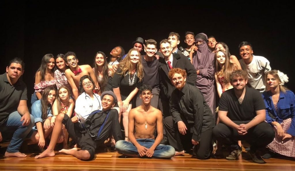 Cia. Plataforma V comemora cinco anos com grande espetáculo neste sábado