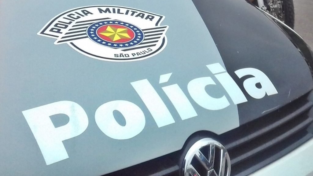 PM recupera carro roubado em posto de combustível