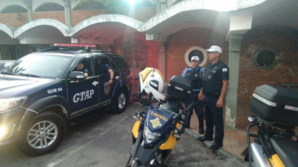 Homem é preso por atos obscenos em praça do centro