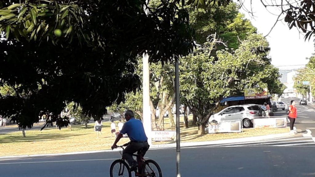 Prefeitura quer construir quiosques na Avenida do Rancho Grande