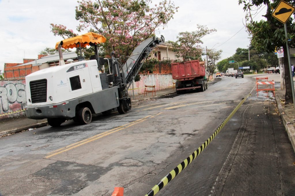 Prefeitura inicia recapeamento de ruas na Vila Nova